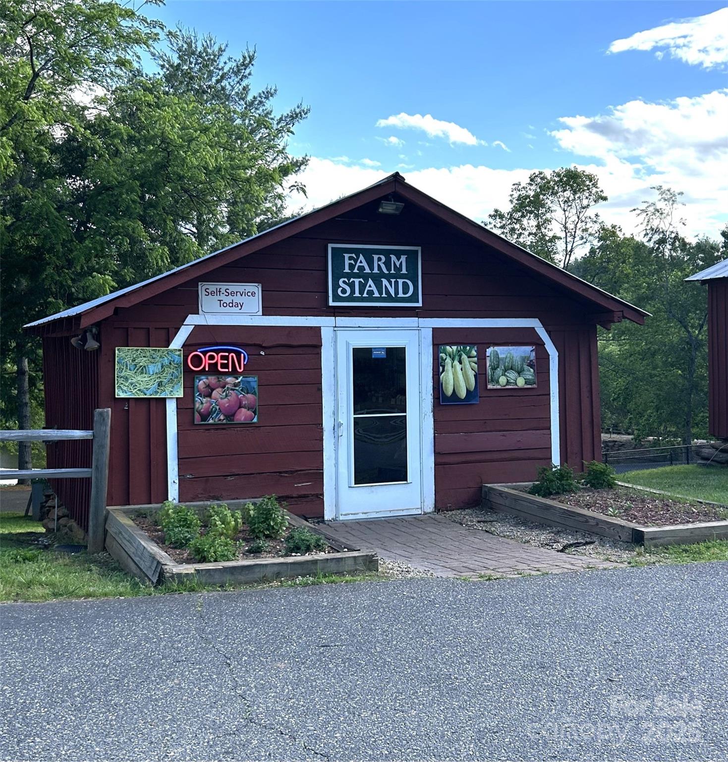 Apple Valley Farms - Land