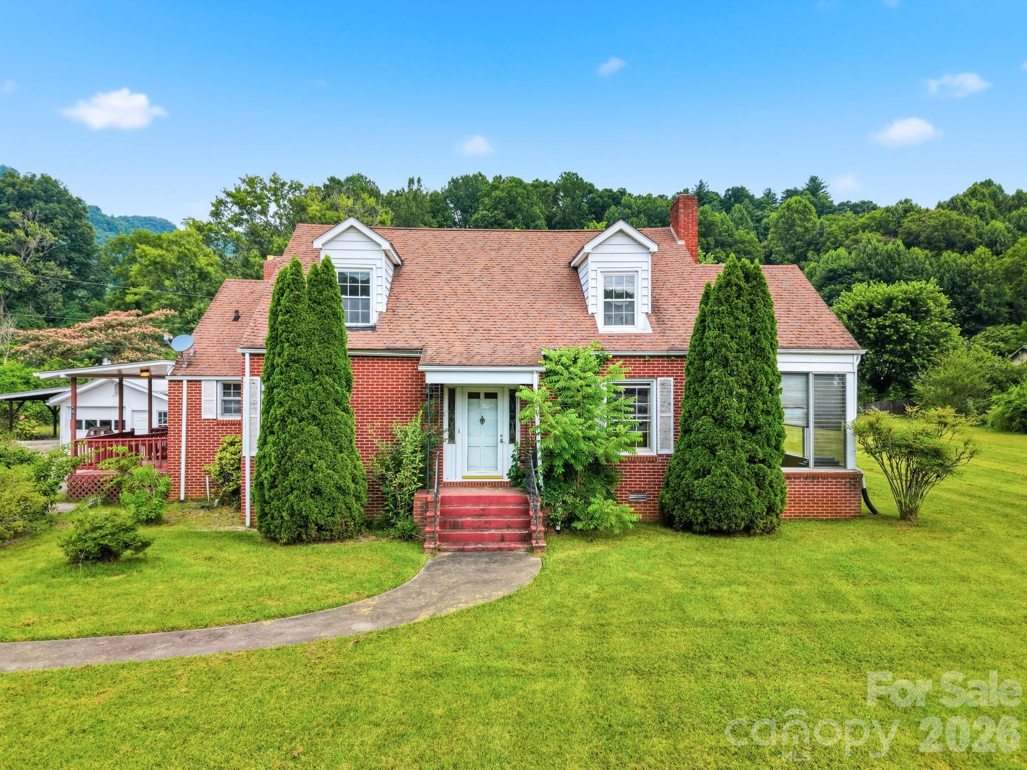 783 Skyland Drive