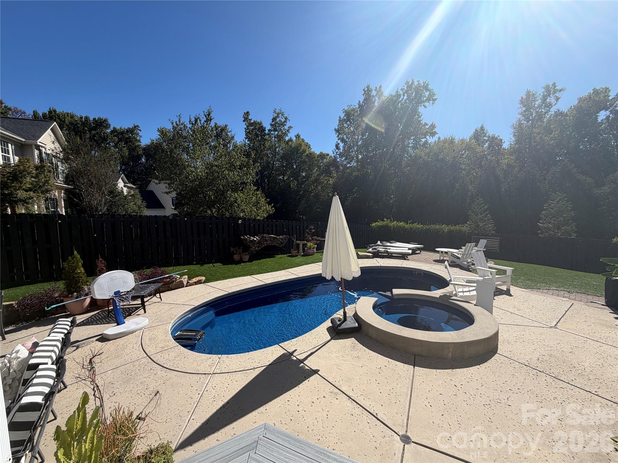 903 Colnago Place