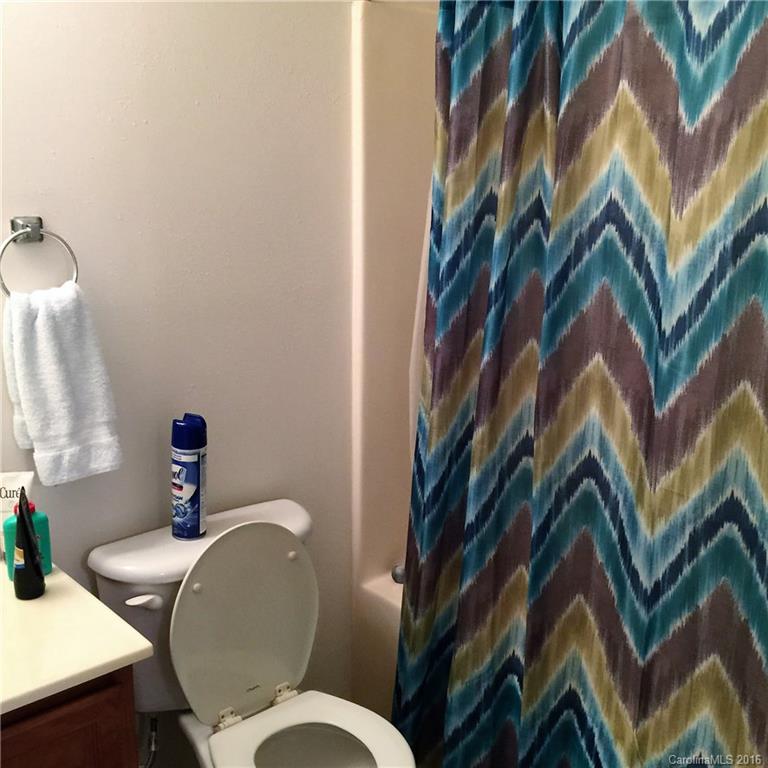 Oaks Of Broadway - Residential