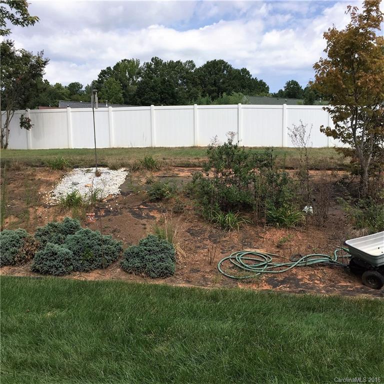 Oaks Of Broadway - Residential