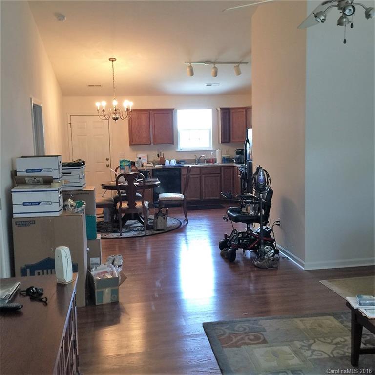 Oaks Of Broadway - Residential