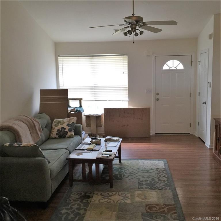 Oaks Of Broadway - Residential