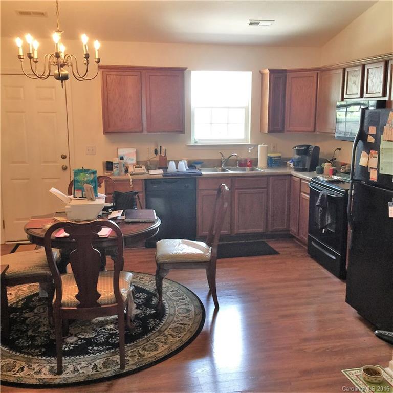 Oaks Of Broadway - Residential