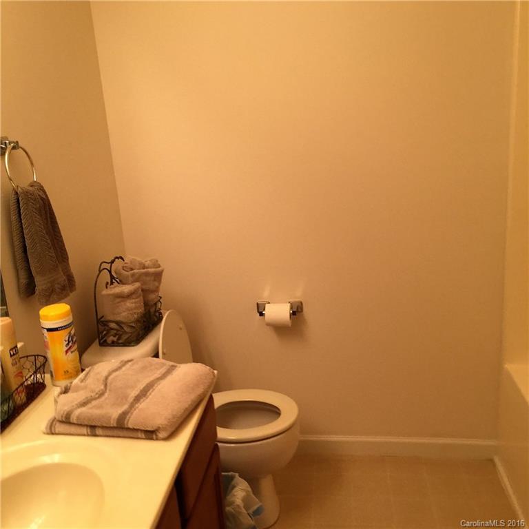 Oaks Of Broadway - Residential