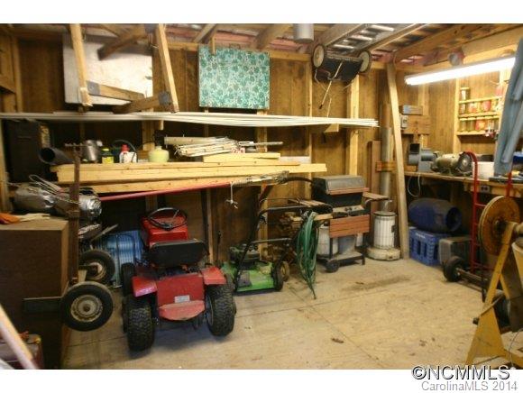 Bat Cave Manor - Residential