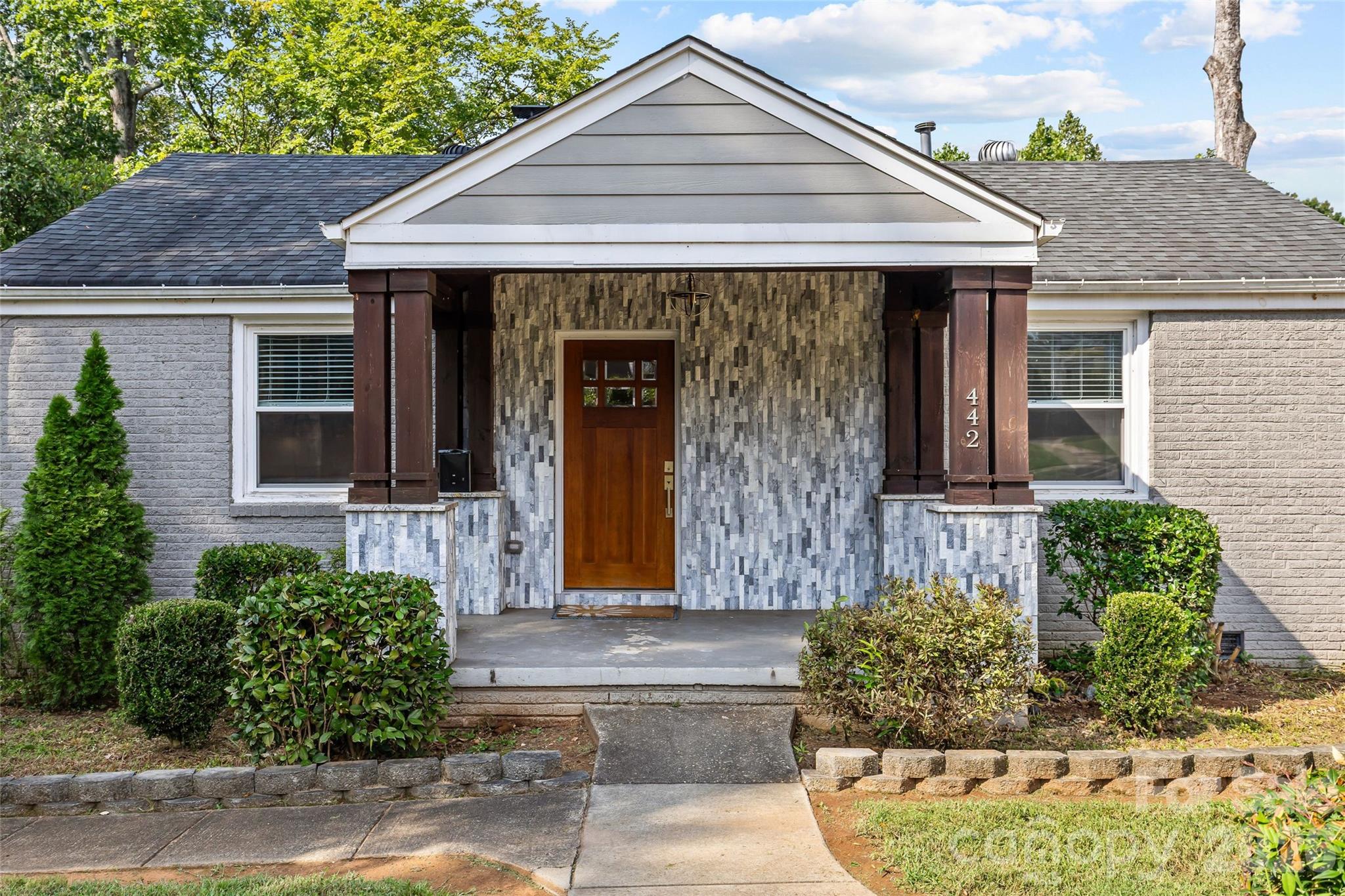 442 Lorna Street