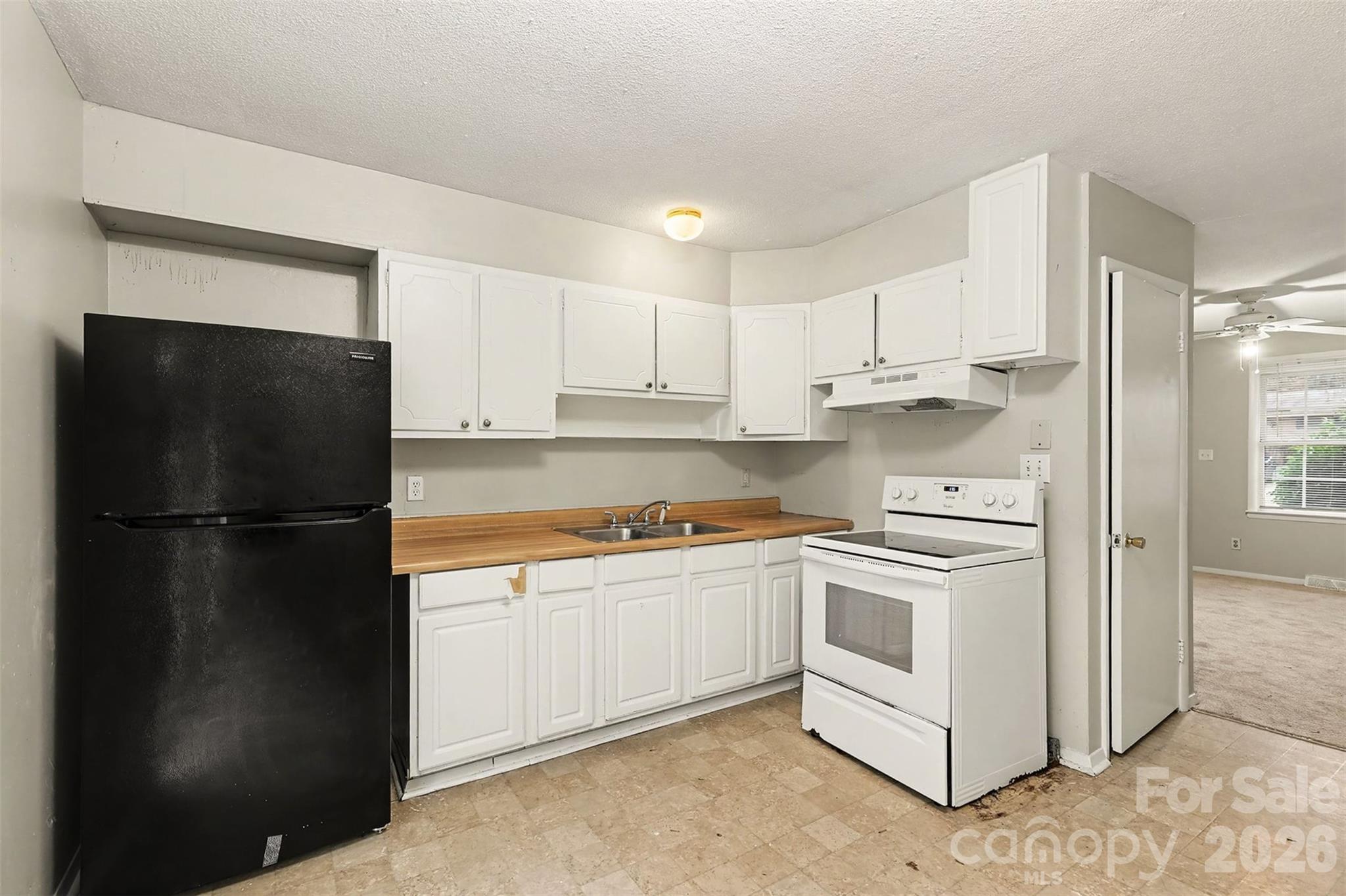 Lake Plaza - Residential Income