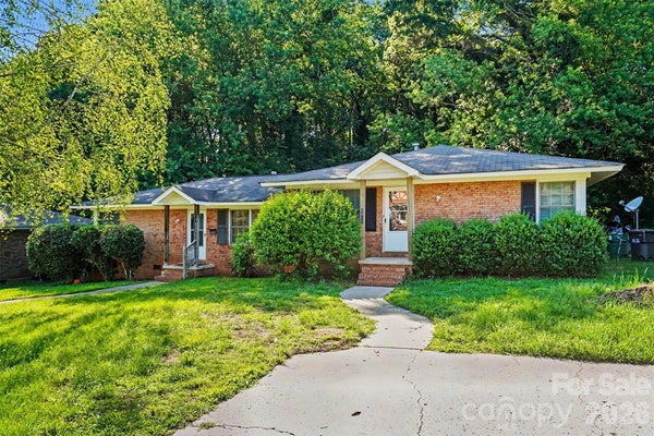 4809 MALIBU DR, CHARLOTTE, NC 28215 - Image 43c3ec683099d96a358e1f53780b4680/547049597