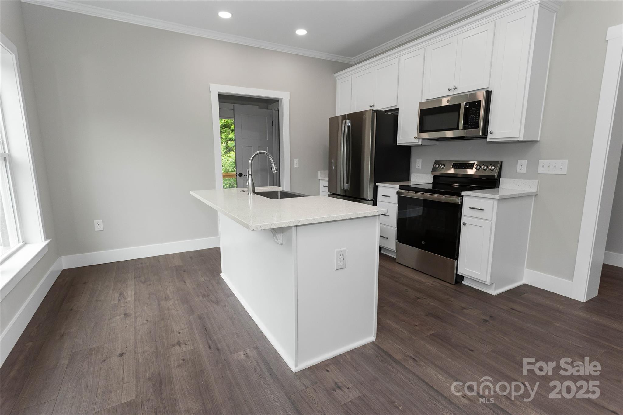 124 W Orchard Street