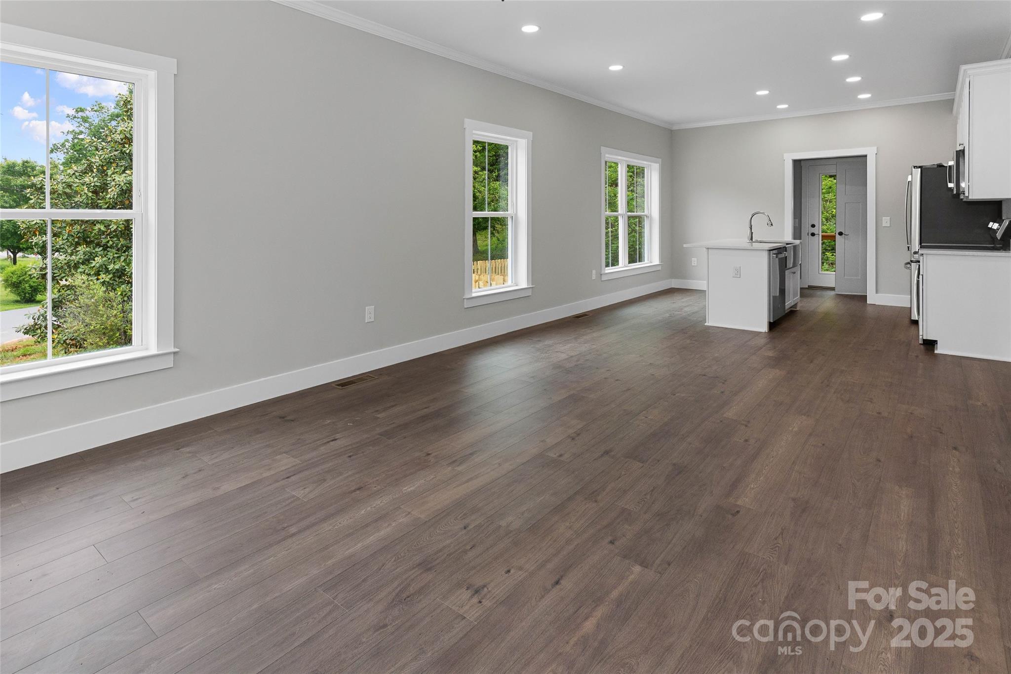 124 W Orchard Street