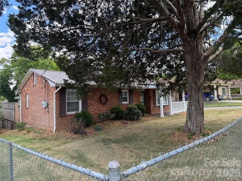 Photo of 203 Laurel Street SE, Valdese, NC 28690 (MLS # 4371951)