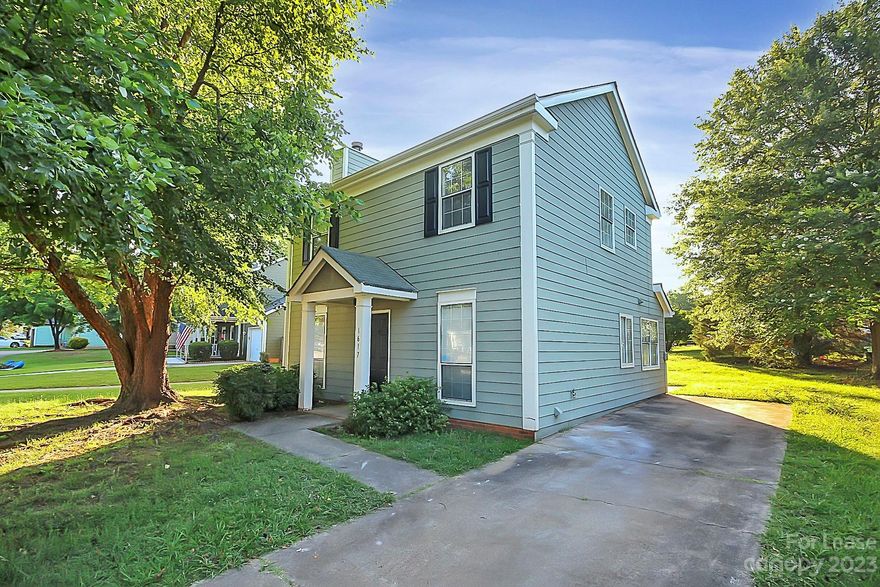 Wonderful 3B/2.5BA home in Faires Farm, close to UNCC. Private, wooded, cul-de-sac lot in the University area. Spacious kitchen with lots of cabinet space and utility closet/laundry on main. Sliding glass doors open to back patio, perfect for entertaining. Additional storage closet in back. Master bedroom featuring vaulted ceiling and private bath. Close to business parks and shopping. Don't miss out!

Pets: Non-refundable Pet Fee of $250/pet + monthly Pet Rent of $20/pet