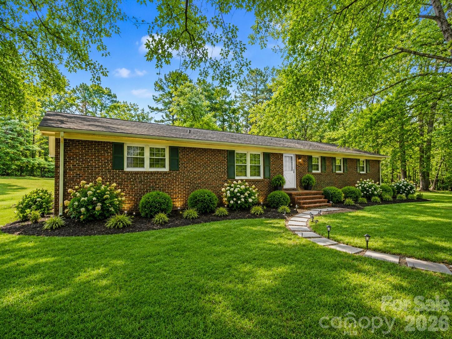 211 Lakeview Road