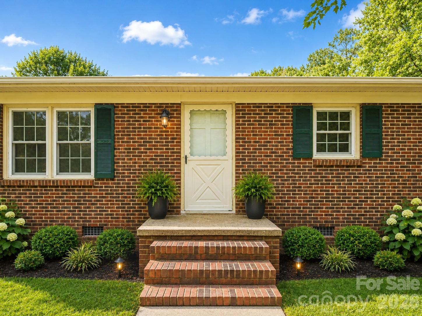 211 Lakeview Road