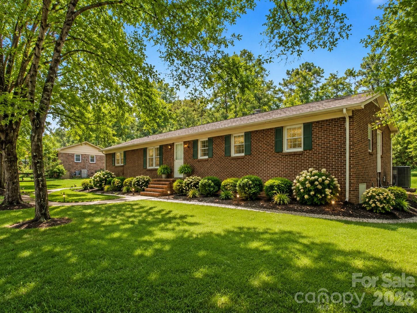 211 Lakeview Road