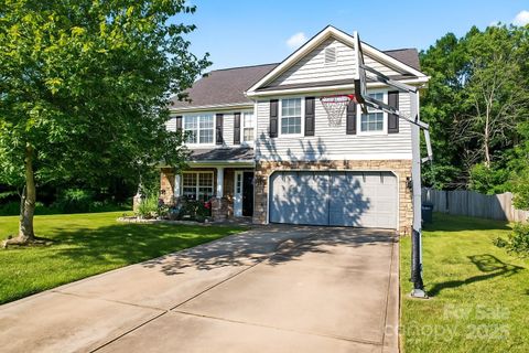 Photo of 2909 Blueberry Drive, Monroe, NC 28110 (MLS # 4332427)