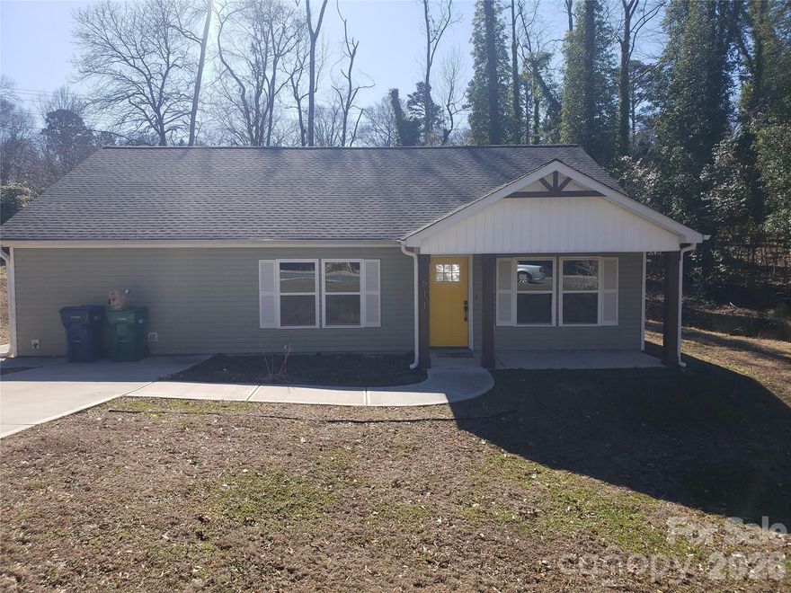 This gem is perfect for a first-time buyer or an investor looking for a solid rental property. With a functional layout and just the right amount of space, this home is move-in ready and priced to sell quickly.