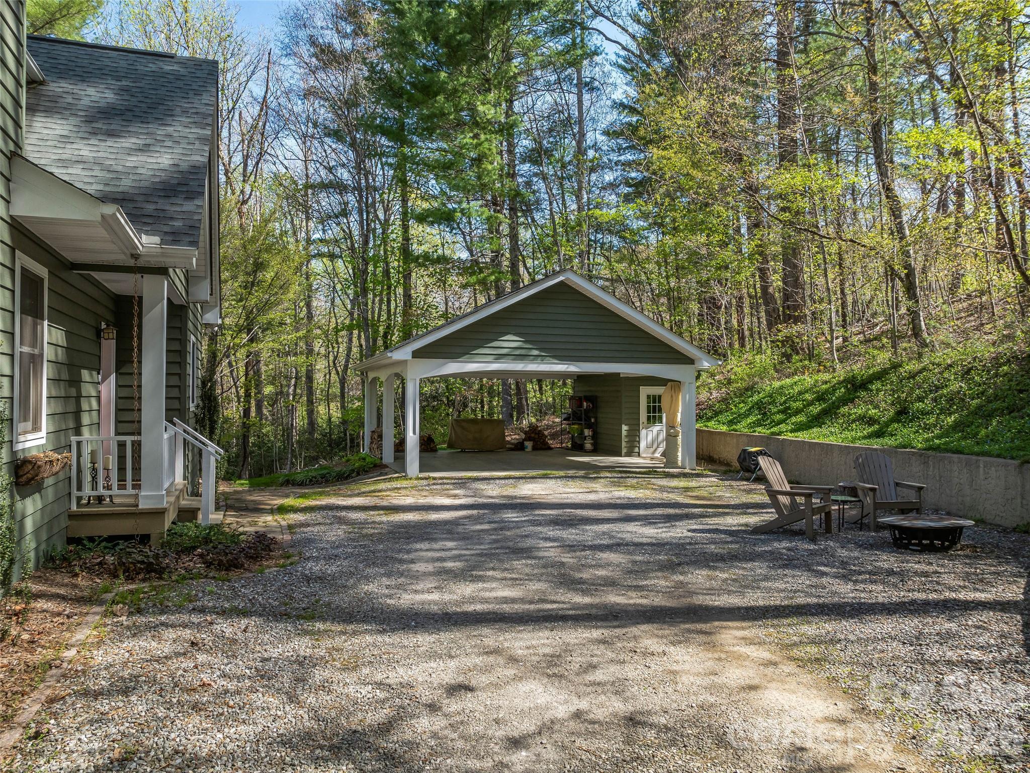 18 Thousand Oaks Boulevard