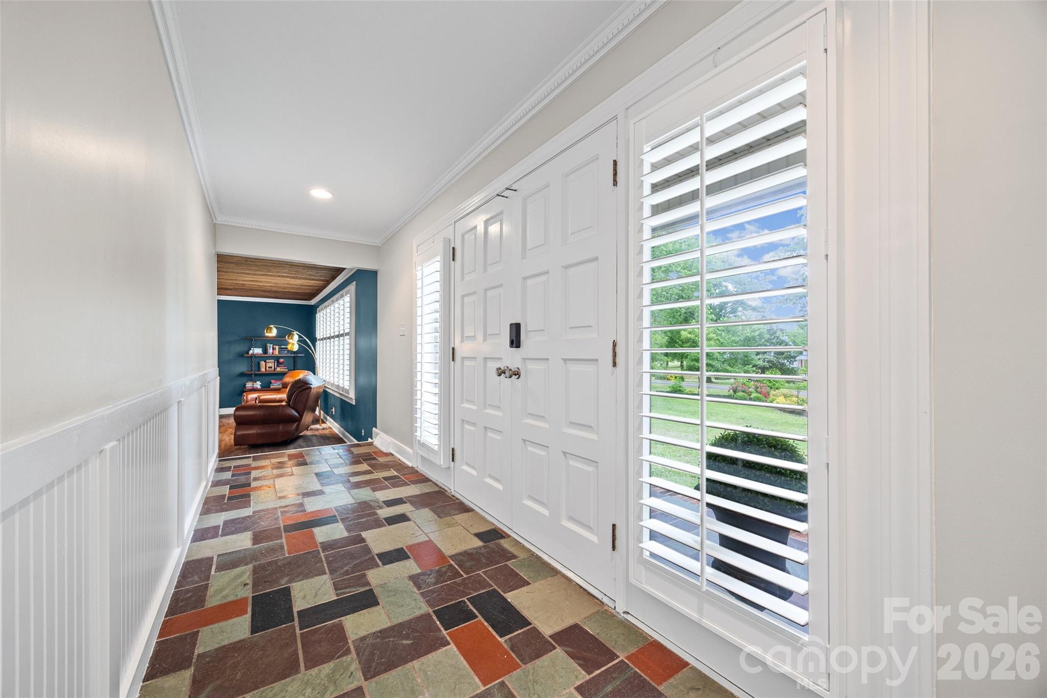 2107 Meadow Lane