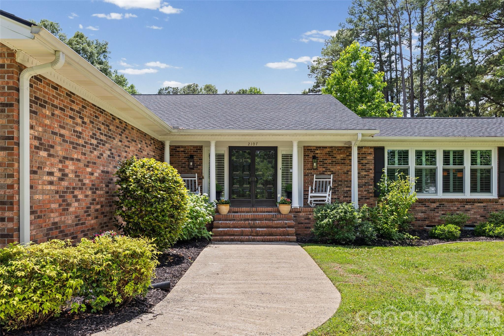 2107 Meadow Lane