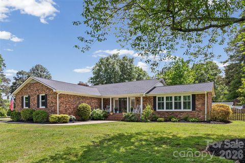 Photo of 2107 Meadow Lane, Rock Hill, SC 29732 (MLS # 4379057)