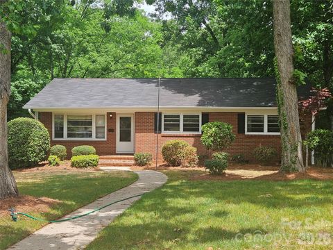 Photo of 2227 Wensley Drive, Charlotte, NC 28210 (MLS # 4376969)