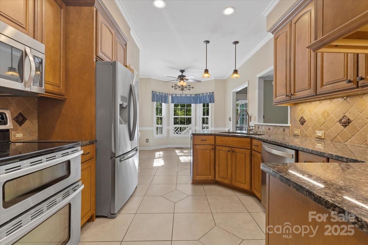 5074 Cobblestone Road