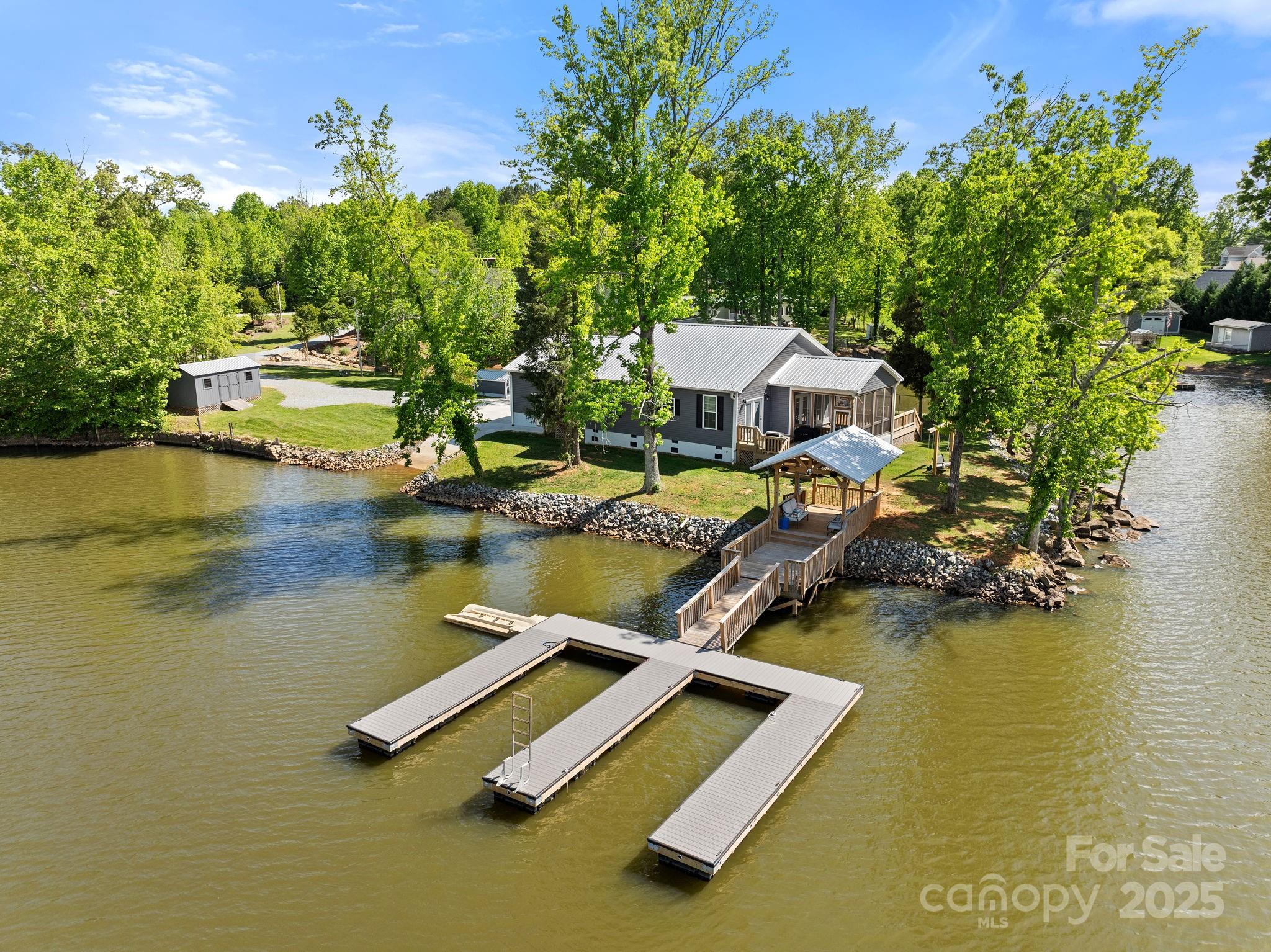 1724 Riverview Road