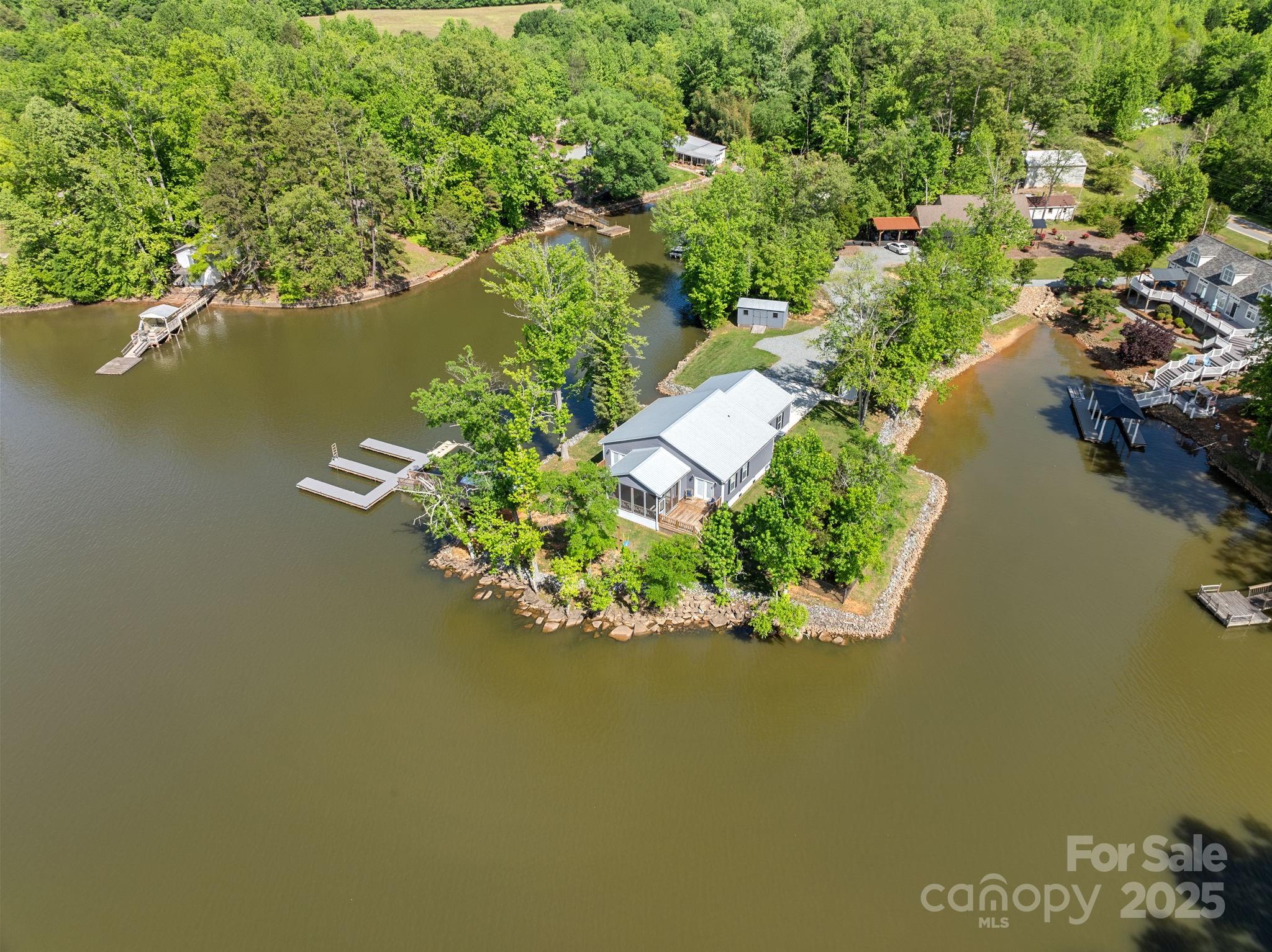 1724 Riverview Road