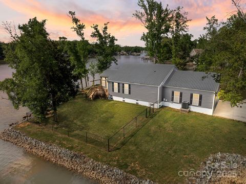 1724 Riverview Road Lexington NC 27292