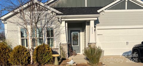 Photo of 2024 Hyacinth Court, Denver, NC 28037 (MLS # 4333470)