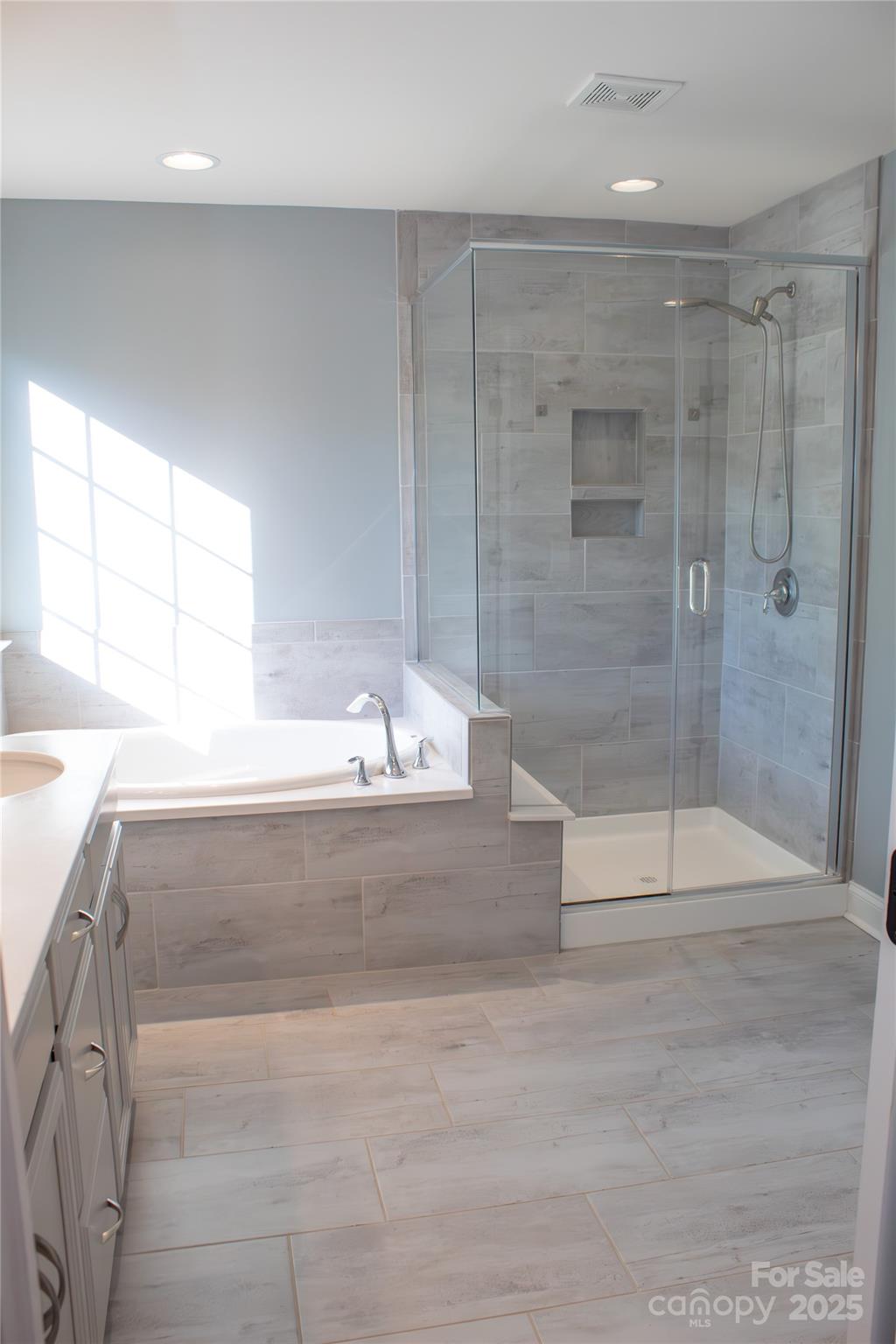 Oakland Pointe - Residential