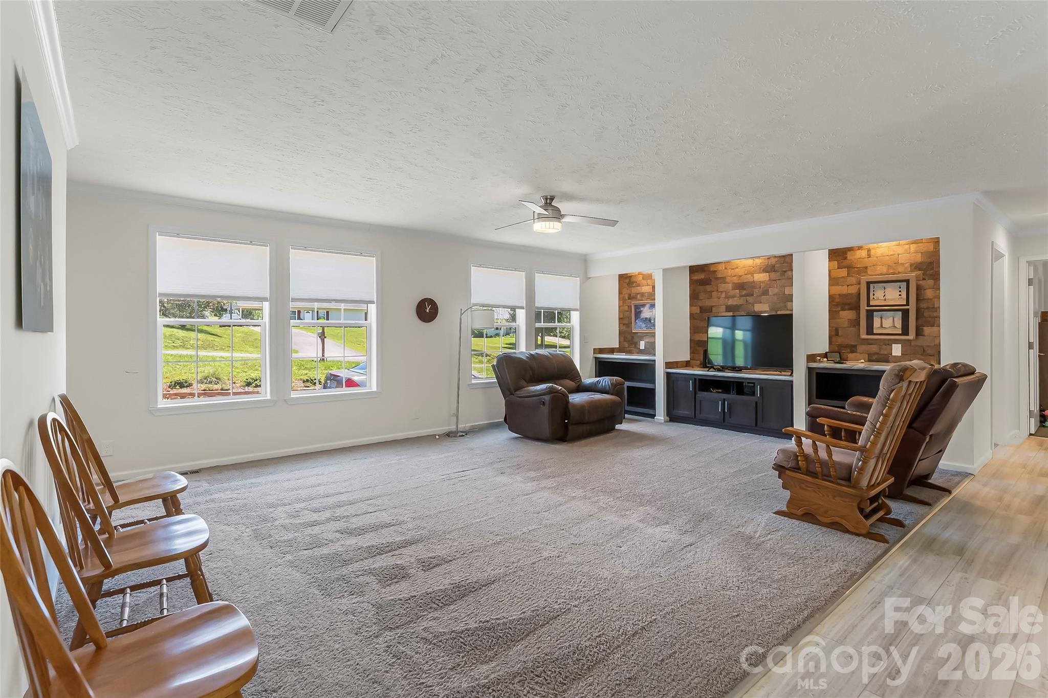 1940 Eastbrook Circle