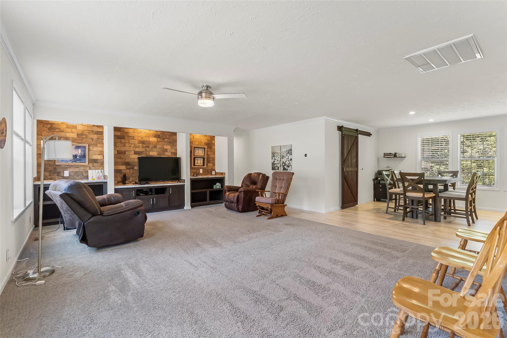 1940 Eastbrook Circle