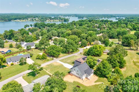 102 Starmount Drive Kings Mountain NC 28086