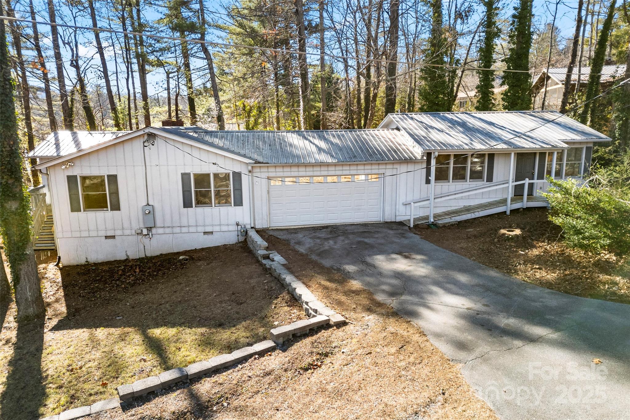 550 Kinross Drive