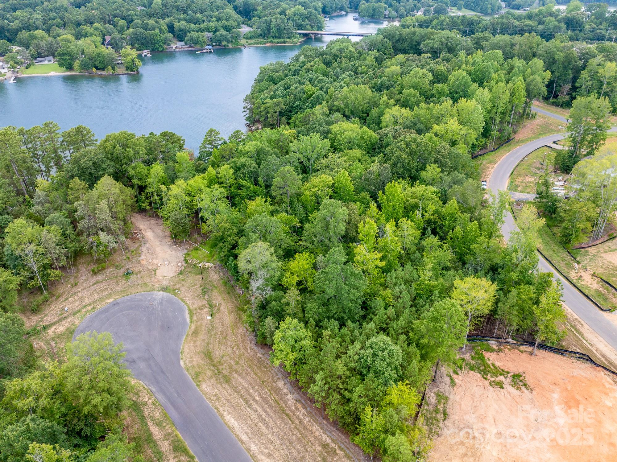 McLean - South Shore - Land