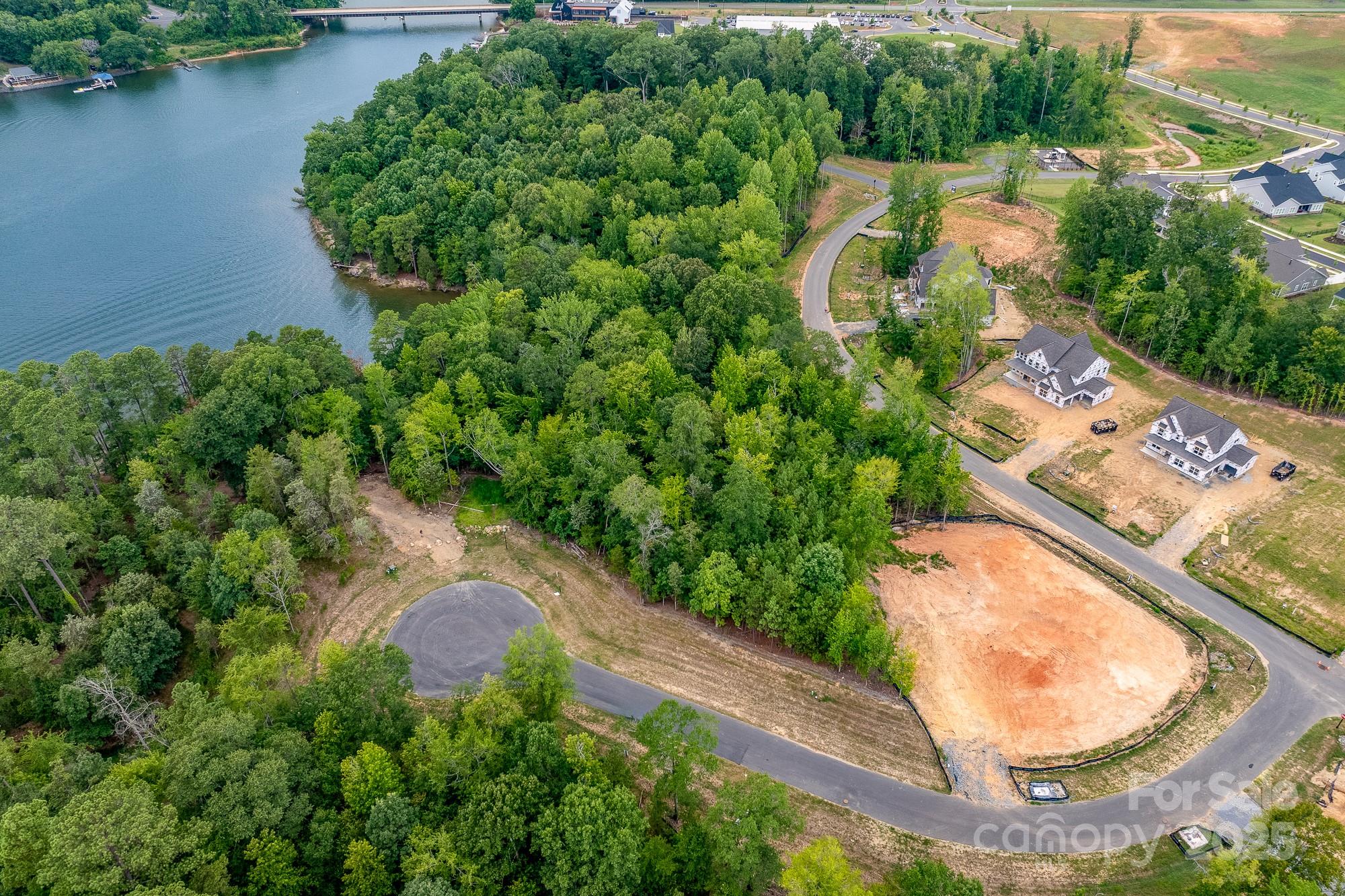 1006 Kingbird Lane