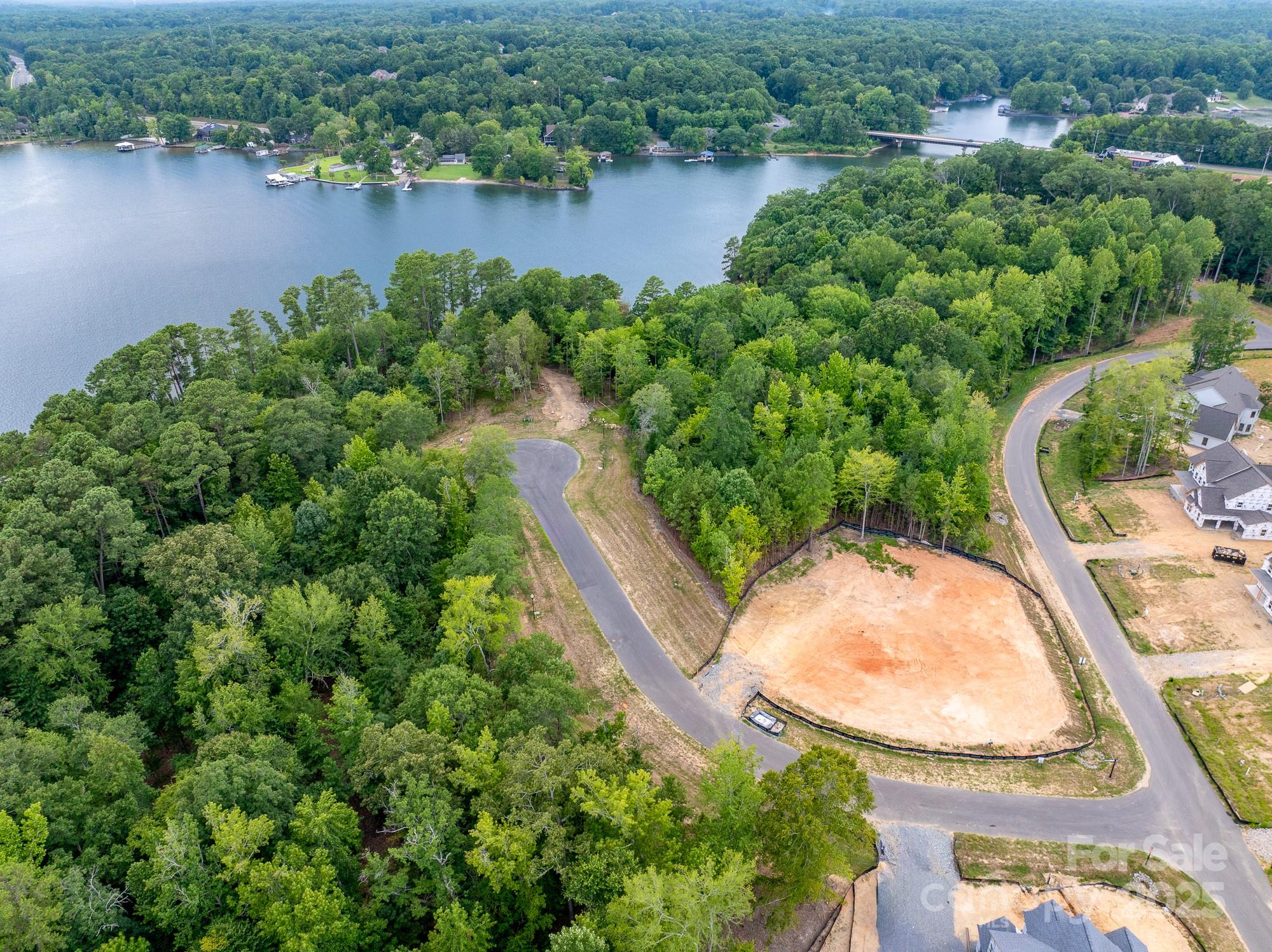 1006 Kingbird Lane
