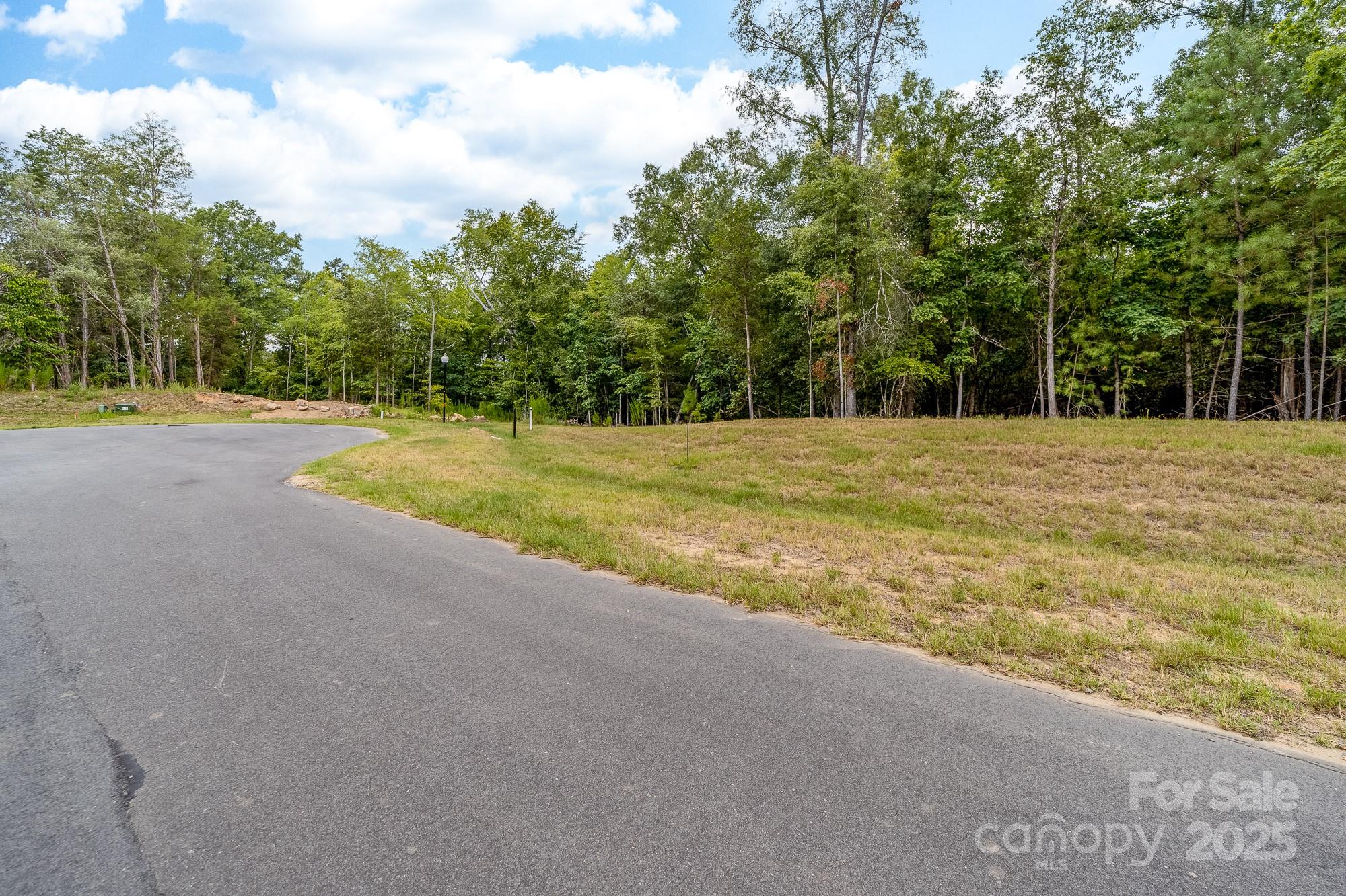 1006 Kingbird Lane