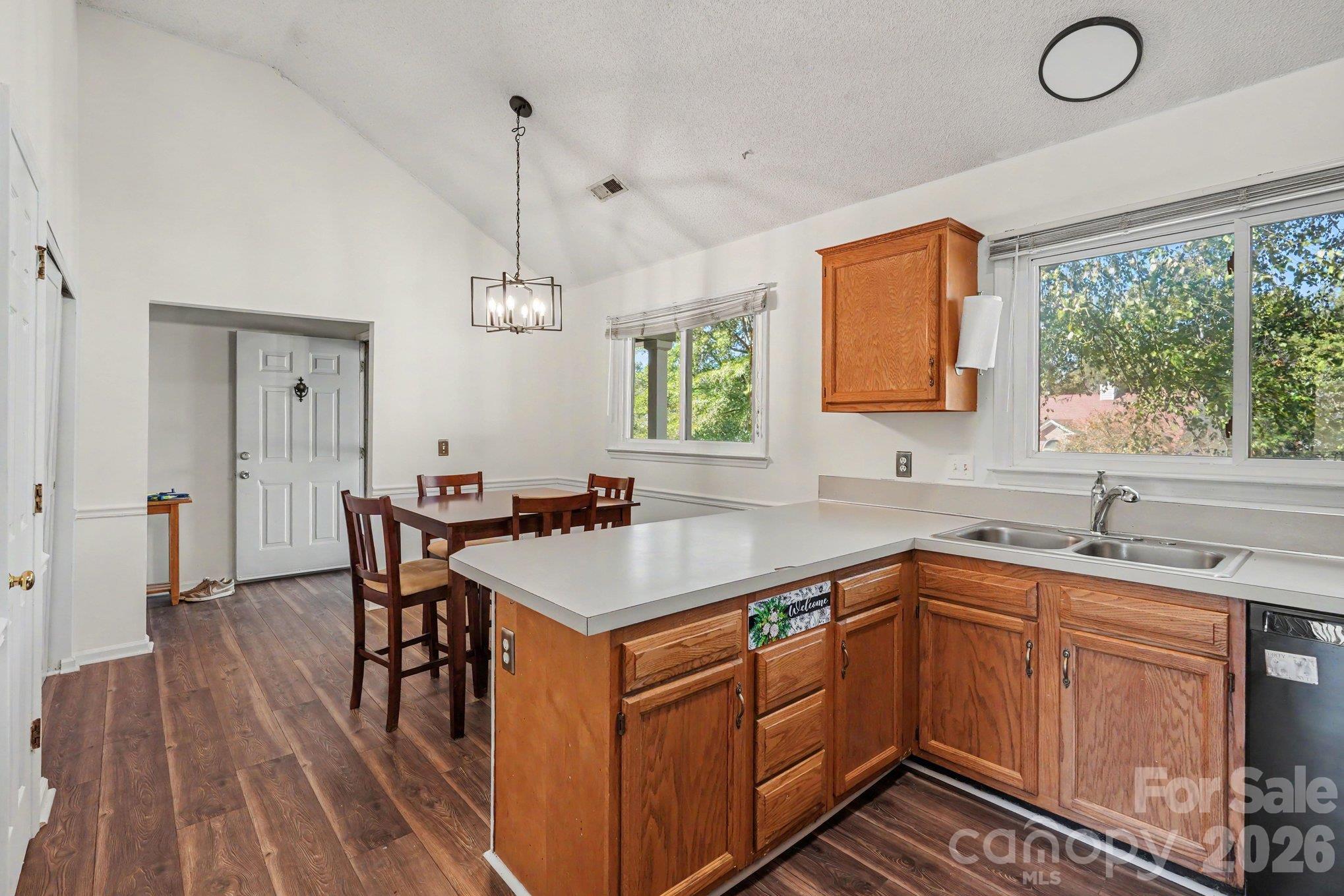1279 Willowbreeze Court SW