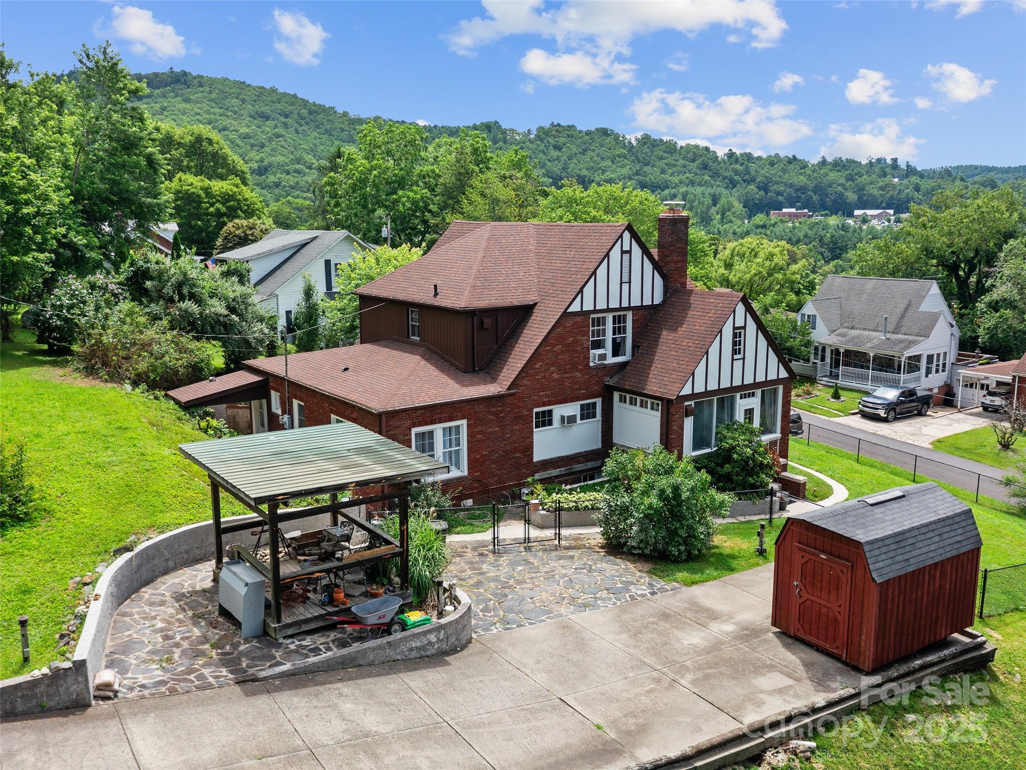 159 Pine Avenue