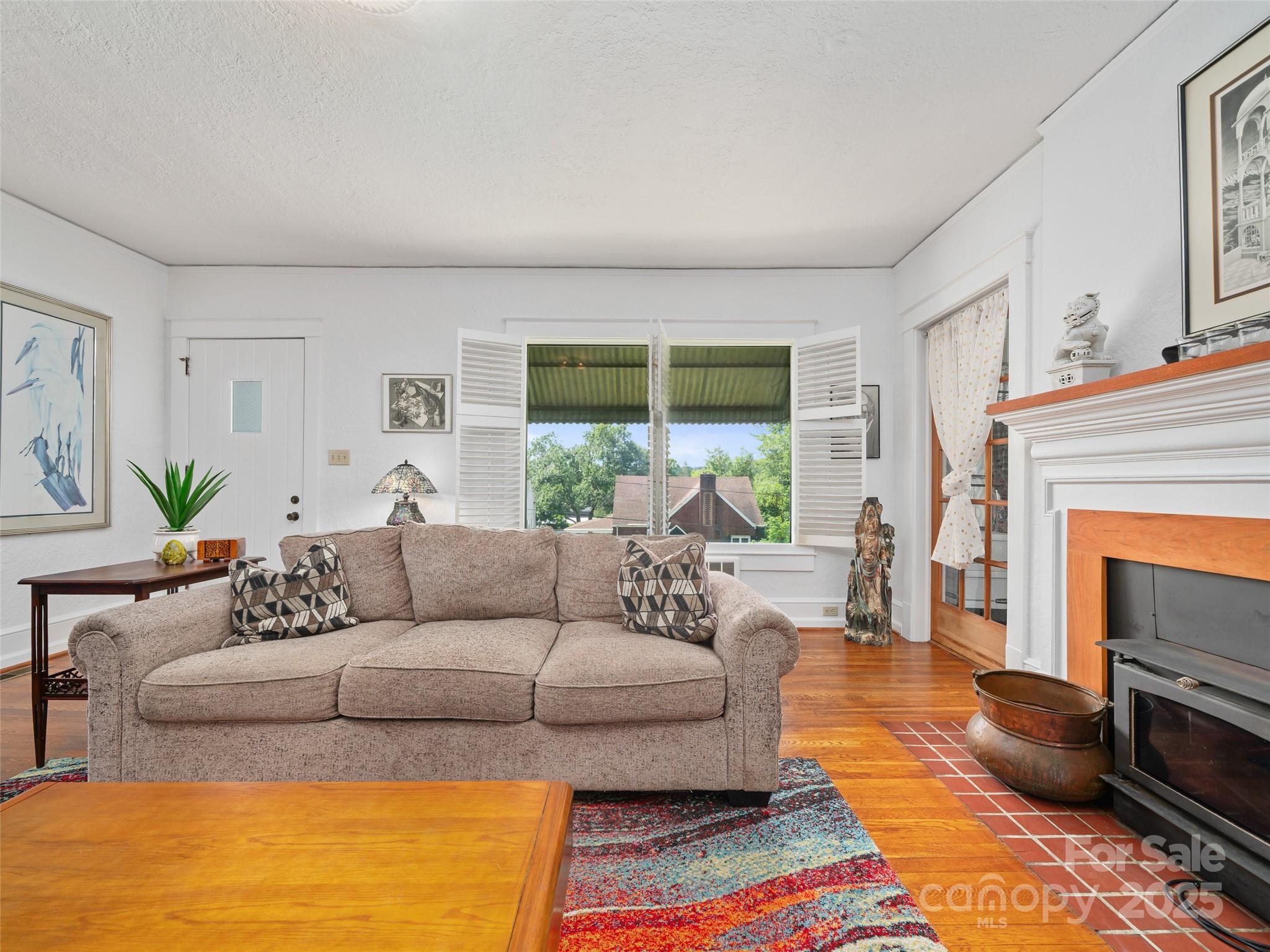 159 Pine Avenue