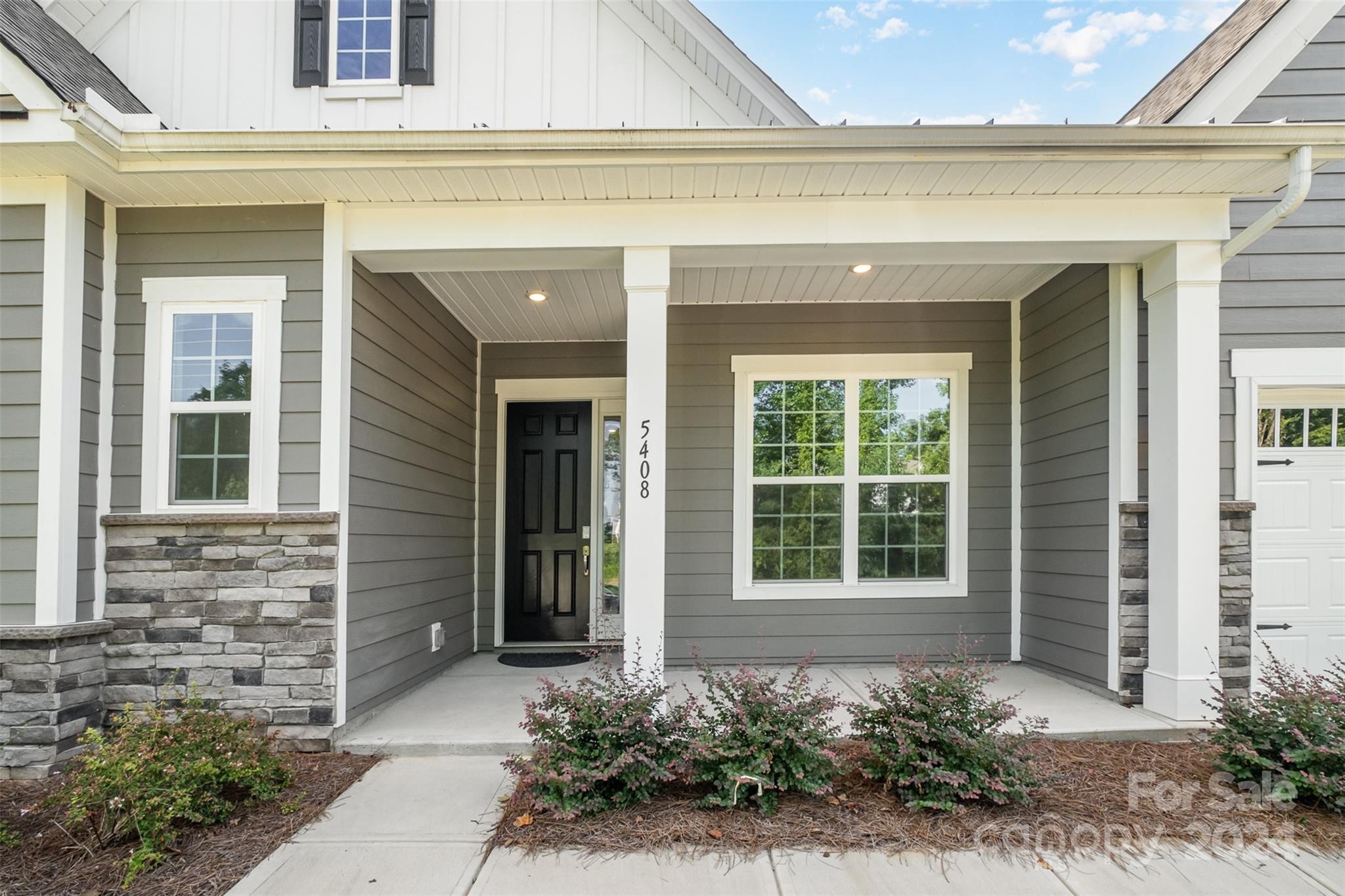 Imagery on Mtn Island - Residential