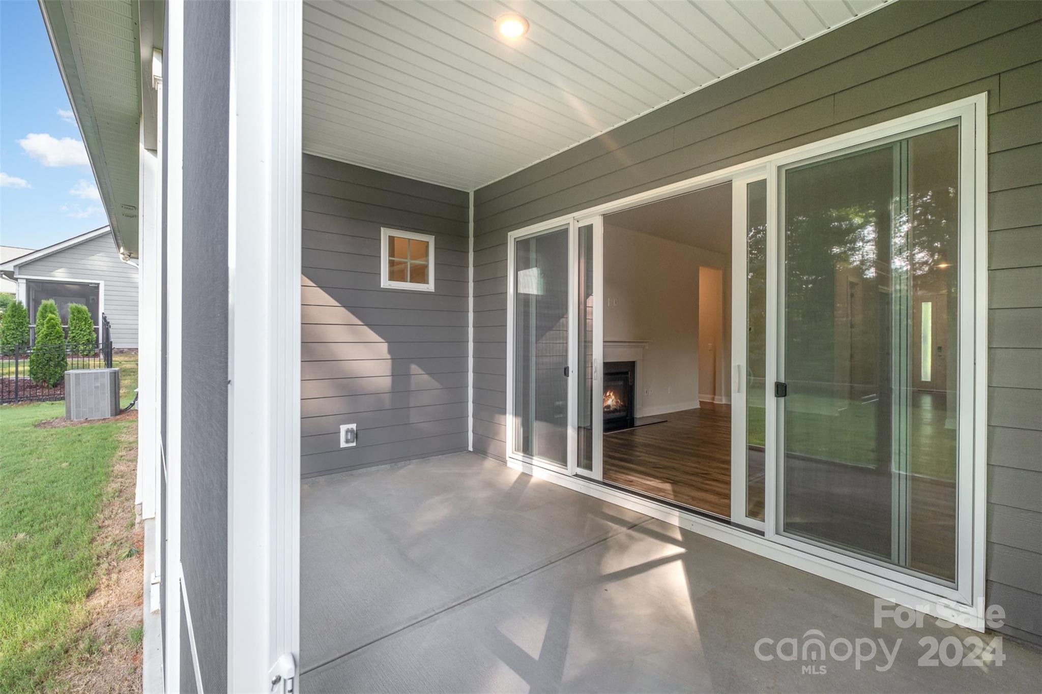 Imagery on Mtn Island - Residential