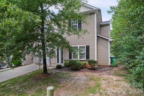 Photo of 6013 Vista Woods Lane, Charlotte, NC 28215 (MLS # 4413340)