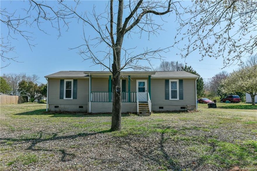 One of my favorites OMG!  New carpet and floors, fresh paint, pecan and walnut trees, a front porch, a back deck, 3 bedrooms, 2 full baths and THEN this ginormous room in the back of the house!!  The options are endless for the space (family room, huge master suite, playroom, wow!)  Listen to roosters, gaze out at your beautiful front view. Totally cute.  The perfect place in Midland to call home.  Back on the market! Buyer financing woes :( = your lucky day!