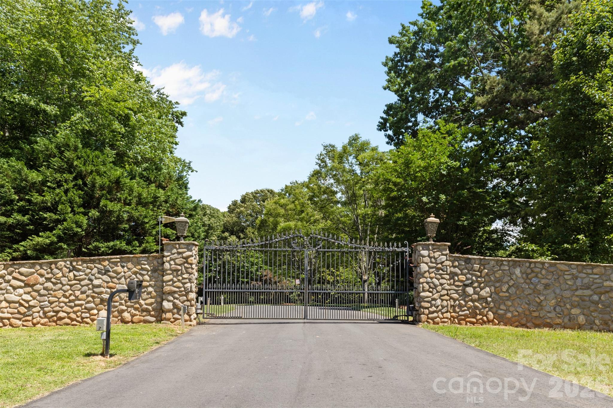 1405 Saratoga Woods Drive