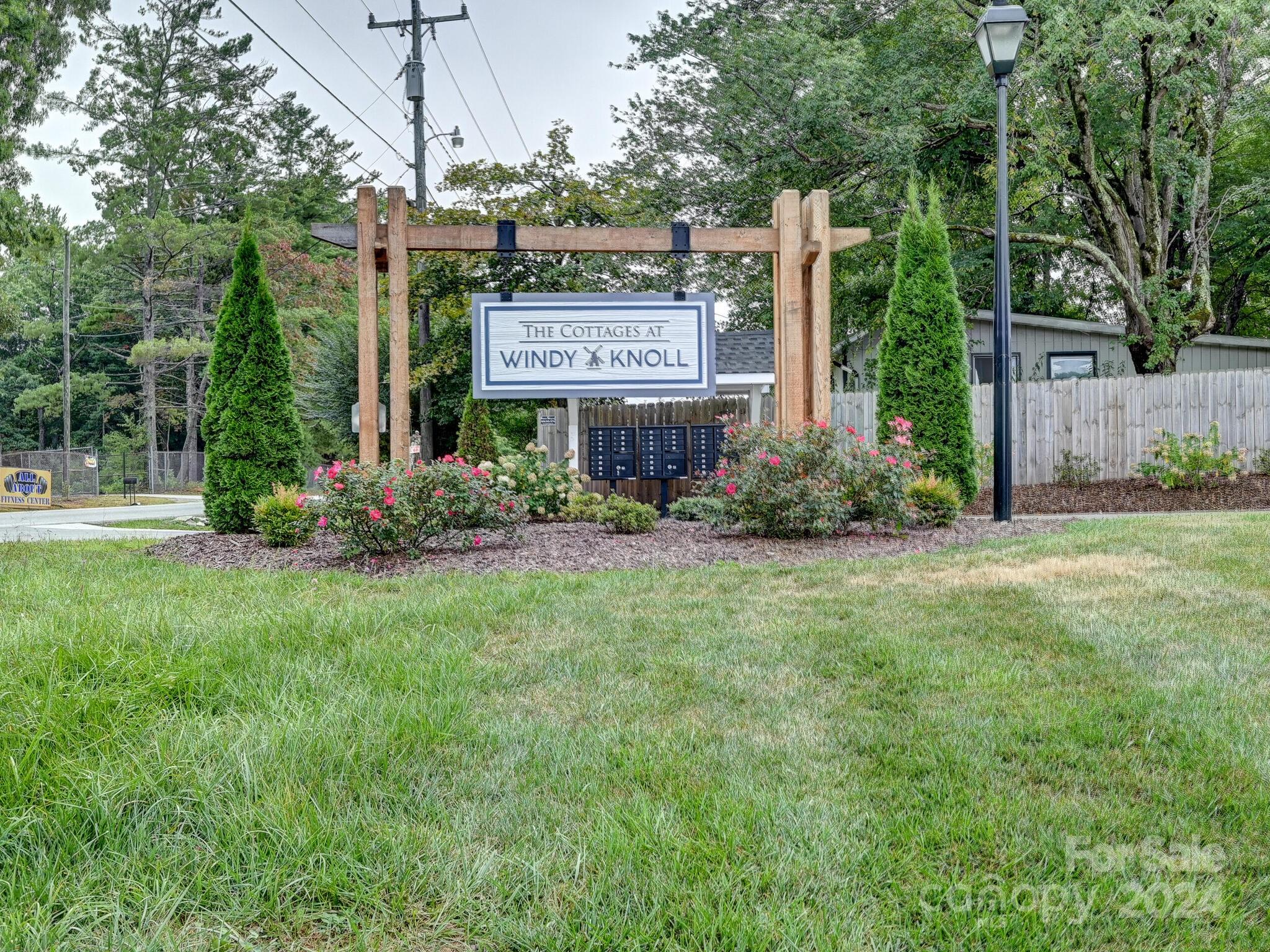 The Cottages at Windy Knoll - Residential